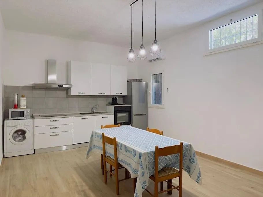 Tobia & Sissy'S House - Oasi Naturale Pet Friendly Torre delle Stelle 0*,  Italy